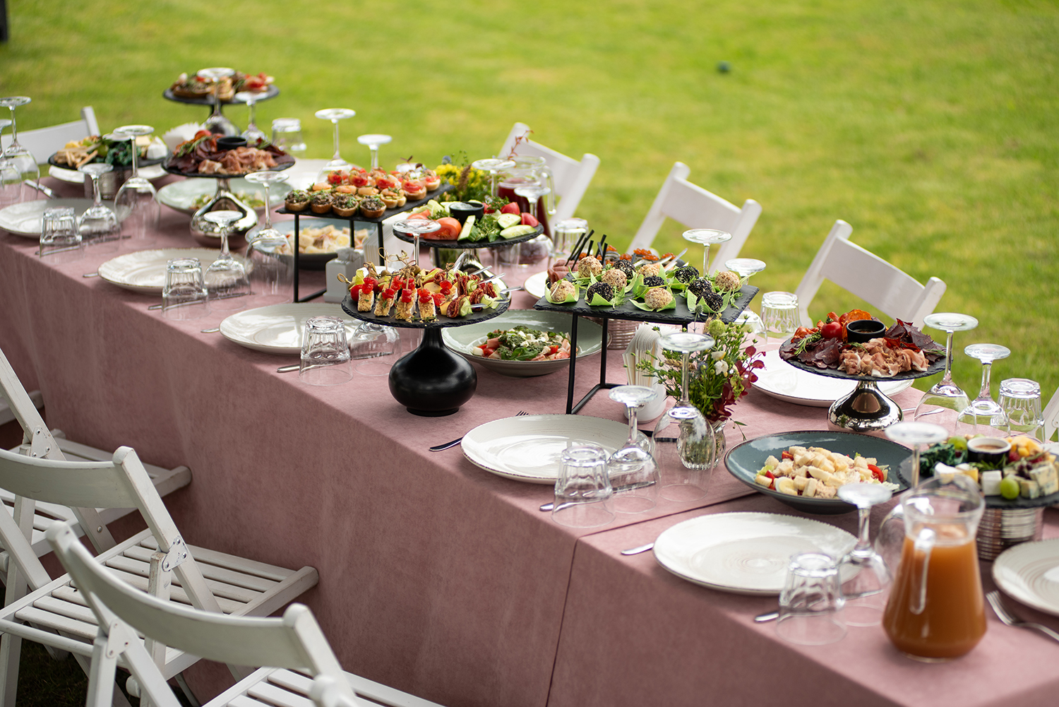 served-table-hall-for-banquets-and-weddings-2026-01-06-11-05-39-utc